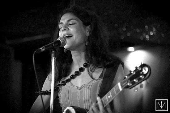 Bethia Beadman - live in a room 2011
