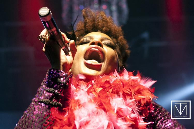 Macy Gray onstage