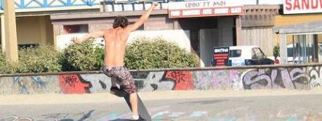 A picture of a skateboarder