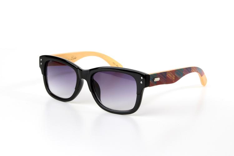 A picture of a pair of Colin Leslie sunglasses