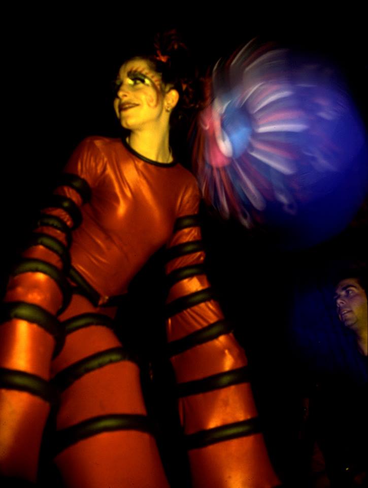 Stilt-Walking Alien Girl at Return to the Source, photo by Antonio Pagano