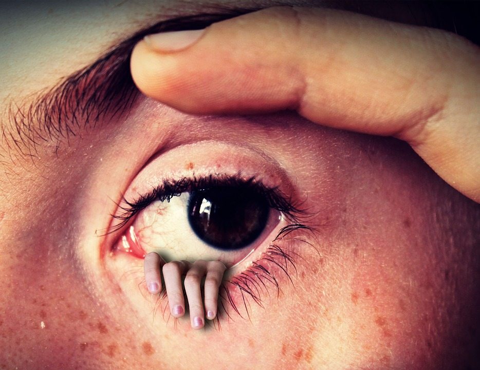 horror, visceral viewing by pixabay and Solomon_Barroa