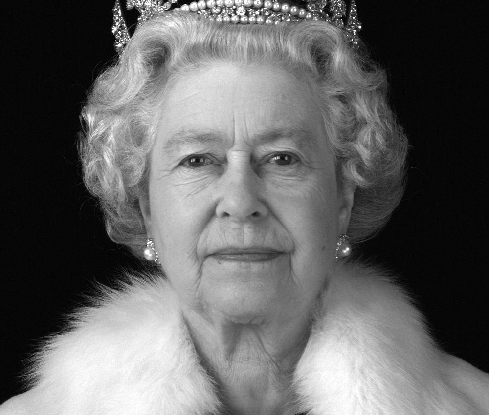 Portrait of Her Majesty the Queen by Rob Munday and Chris Levine 2004