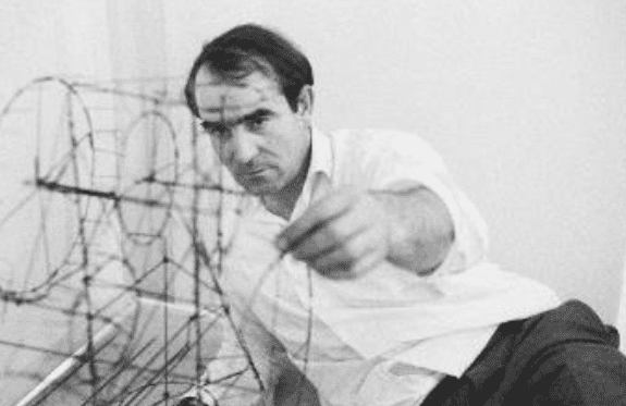 Jean Tinguely with Moulin à Prière in the
Gallery Iolas, Paris, 1963
© Museum Tinguely, Basel
Jean Tinguely © SIAE, 2024
Photo Monique Jacot