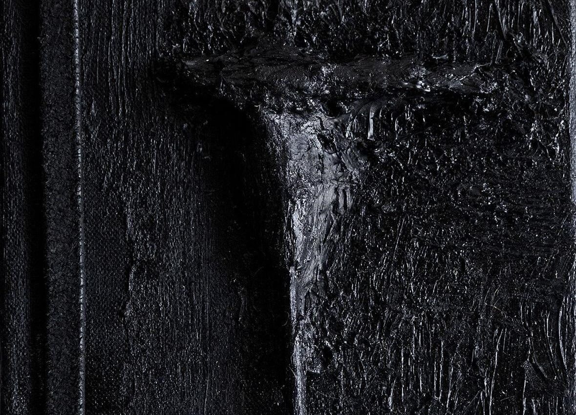 image shows artwork entitled '9005'