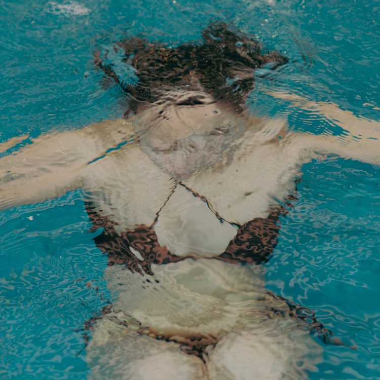 Wanting Wang, “Liquid Confessions I”, 2025, canvas print, 20 x 20 cm (series)