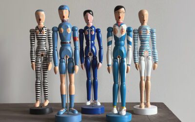 Chen Fei, We are Wooden Dolls series, Mixed Media. Each 30.4 x Ø 8 cm base 2007-09. Courtesy of the artist and Schoeni Projects (detail)