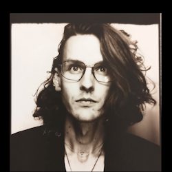 Toby Üpson, is a writer based in Glasgow. In 2025, his first collection of poems was published by La chaise jaune.