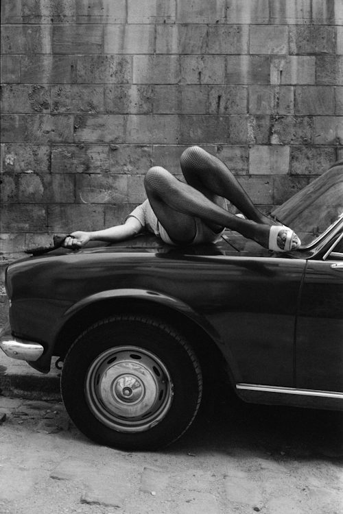 Jane Evelyn Atwood, Pigalle people, 1978-79, 21.9 x 14.6 cm, gelatin silver print © Jane Evelyn Atwood courtesy In Camera / L. Parker Stephenson Photographs